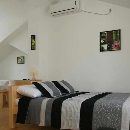 Villa Trio 스리마 외부 사진